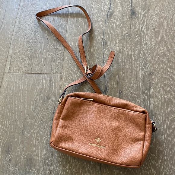 Nanette Lepore Handbags - Nanette Lepore Riya pebble crossbody bag